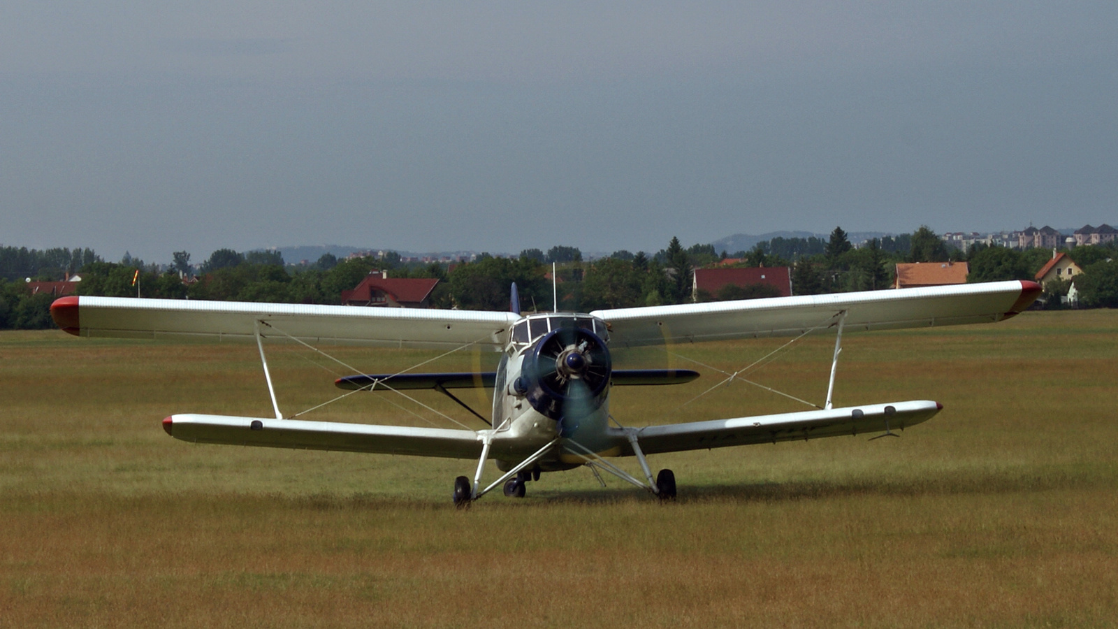 MALEV Aero Club  (HA-YHF)