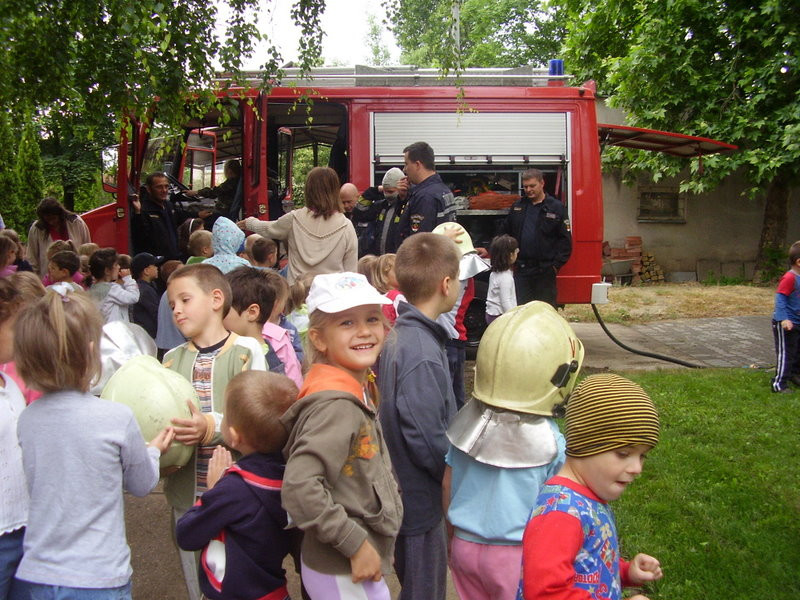 2009.05.28.ovi Tűzoltókkal 017