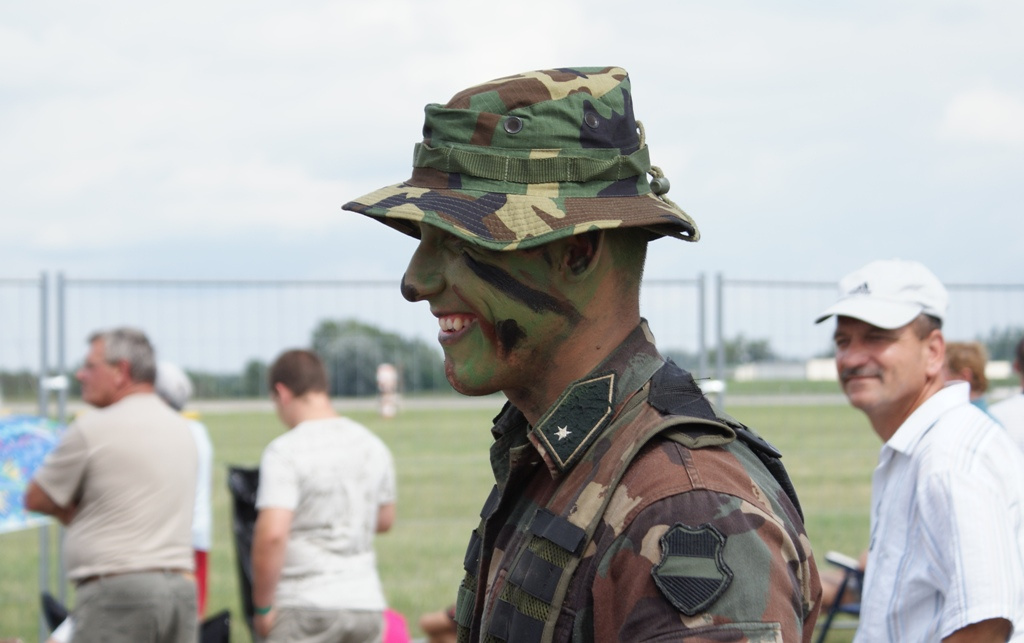 Repülőnap 2010 - magyar katona harci díszben