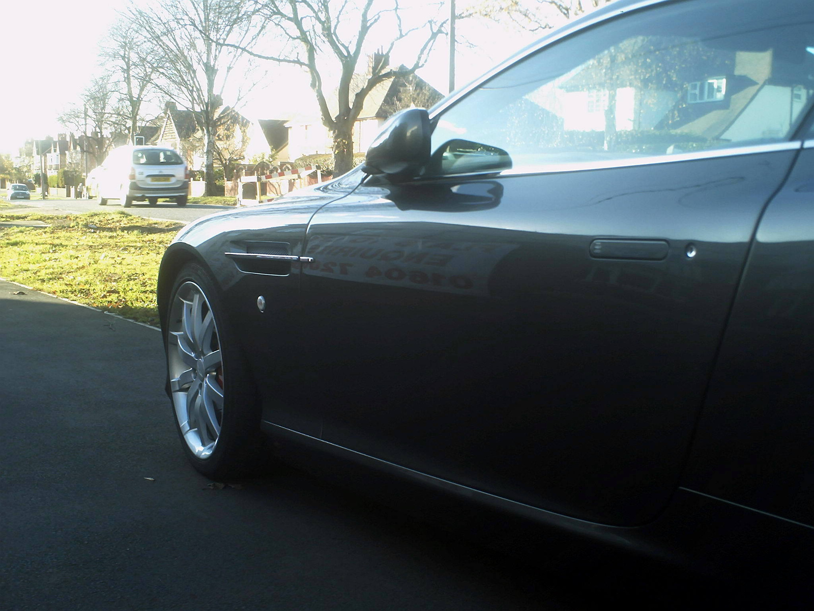 Aston Martin DB9(4)