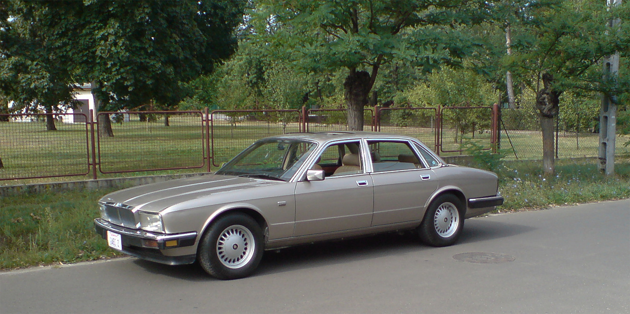 1987 - Jaguar XJ40