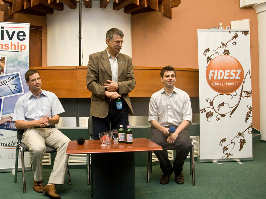 Fidesz IT Szarszo2010 390