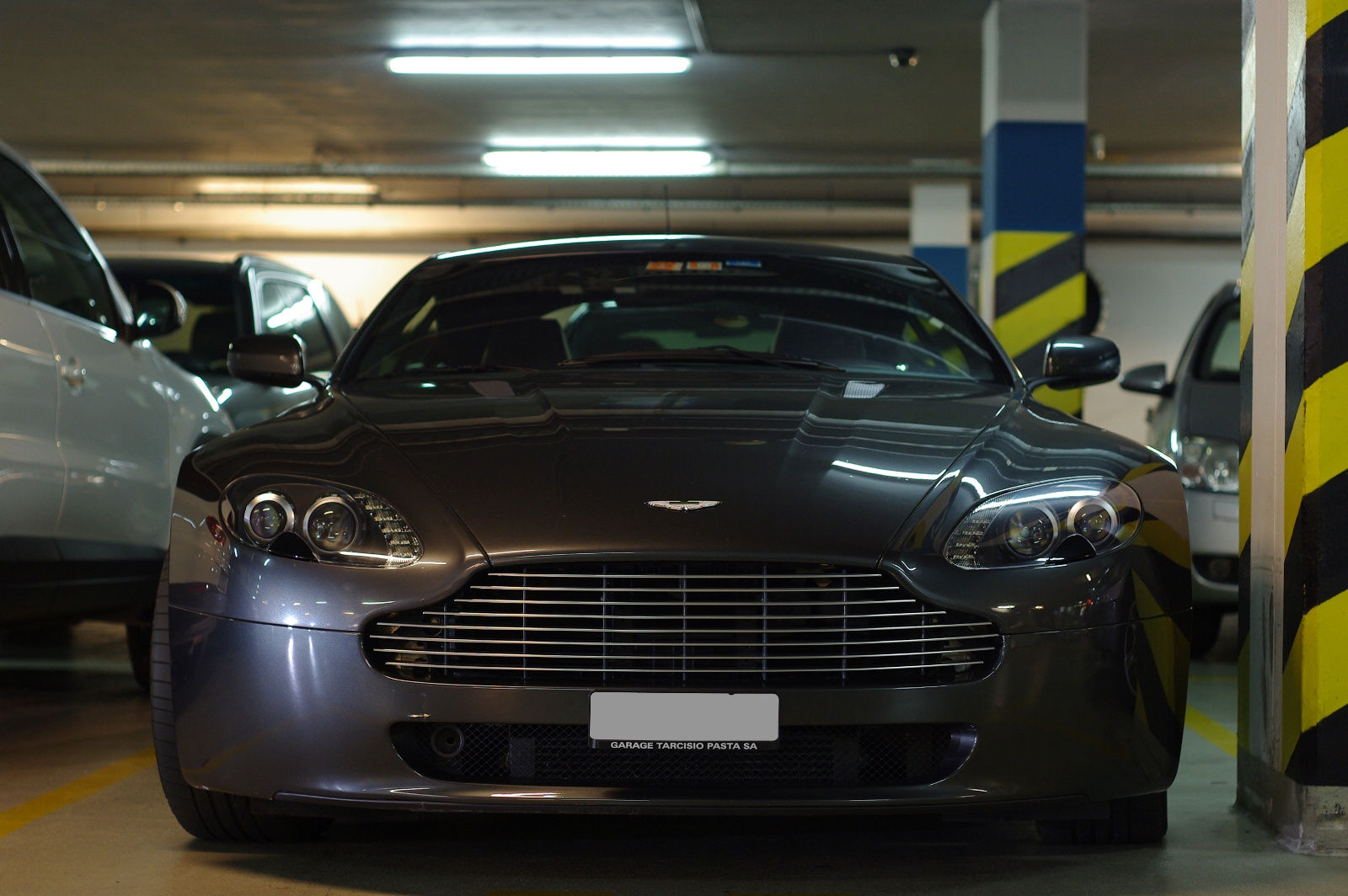 Aston Martin V8 Vantage (31)