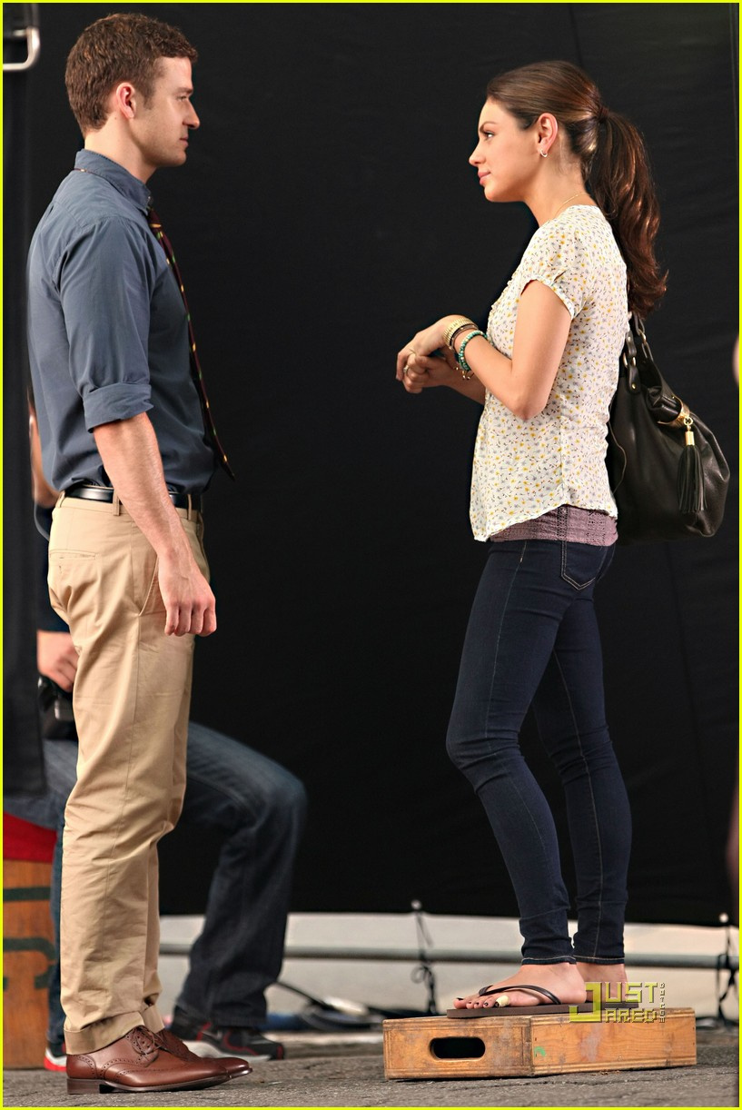 justin-timberlake-mila-kunis-filming-benefits-06