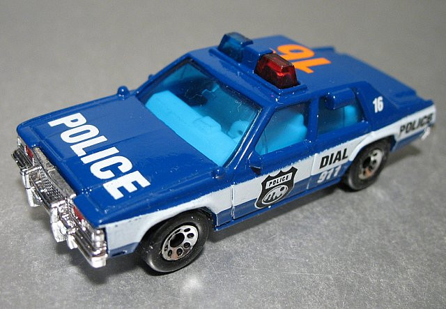 Ford LTD police blue 1