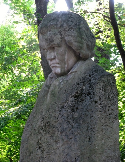 Beethoven mellszobor