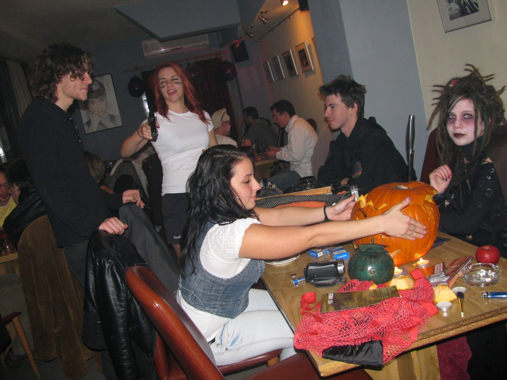 2009 10 31 halloween grand cafe 34