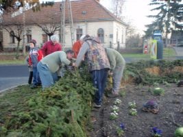 20091128-2009 évi adventi koszorú készítése2 011