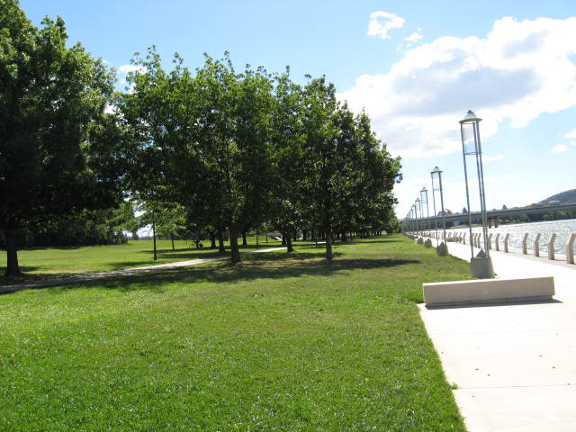 park next to the Lake