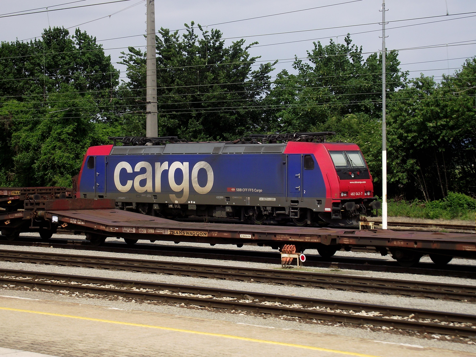 Az SBB Cargo TRAXX mozdonya Ebenfurth állomáson