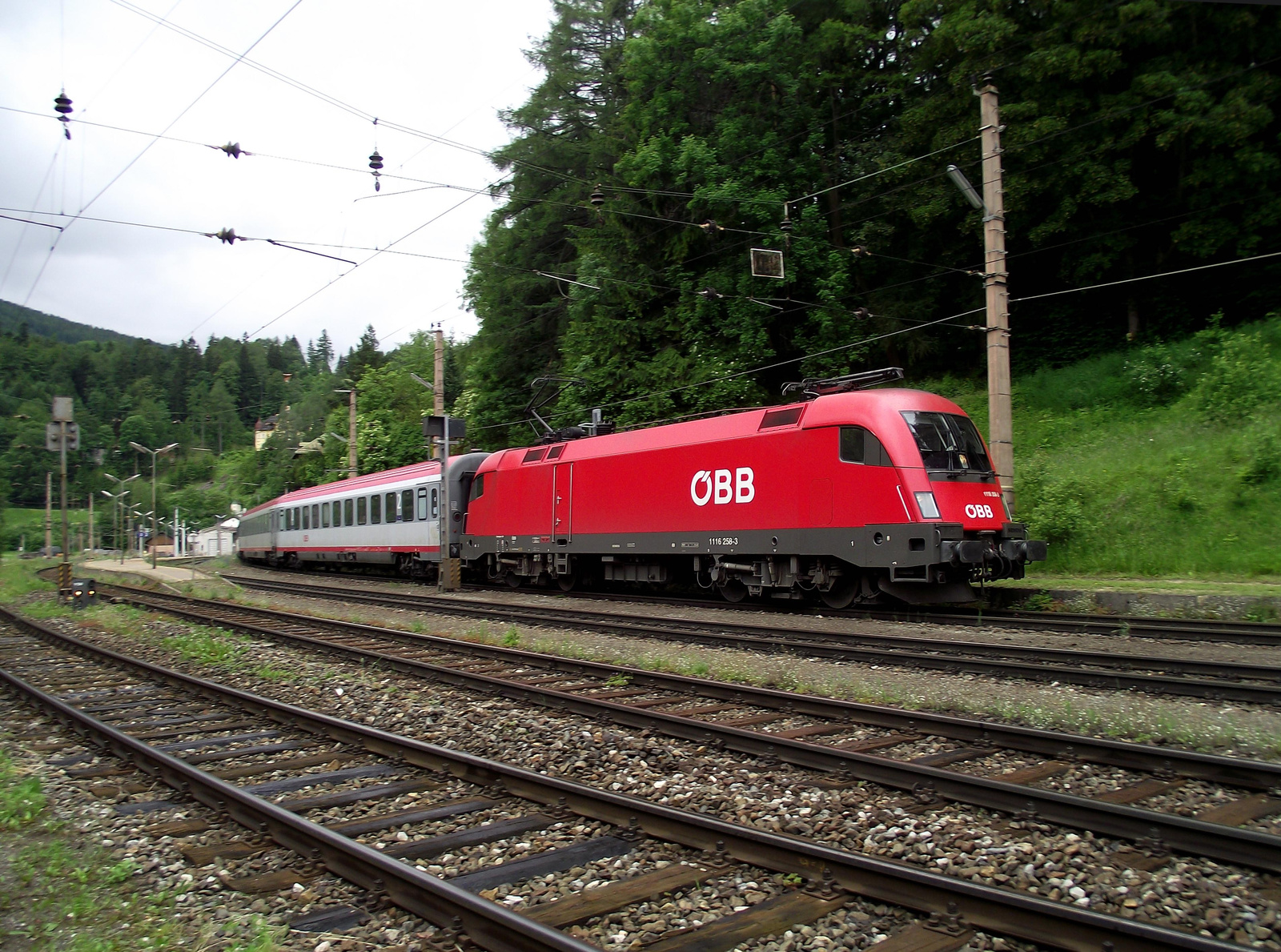 Bécs felé közlekedő Taurusos InterCity