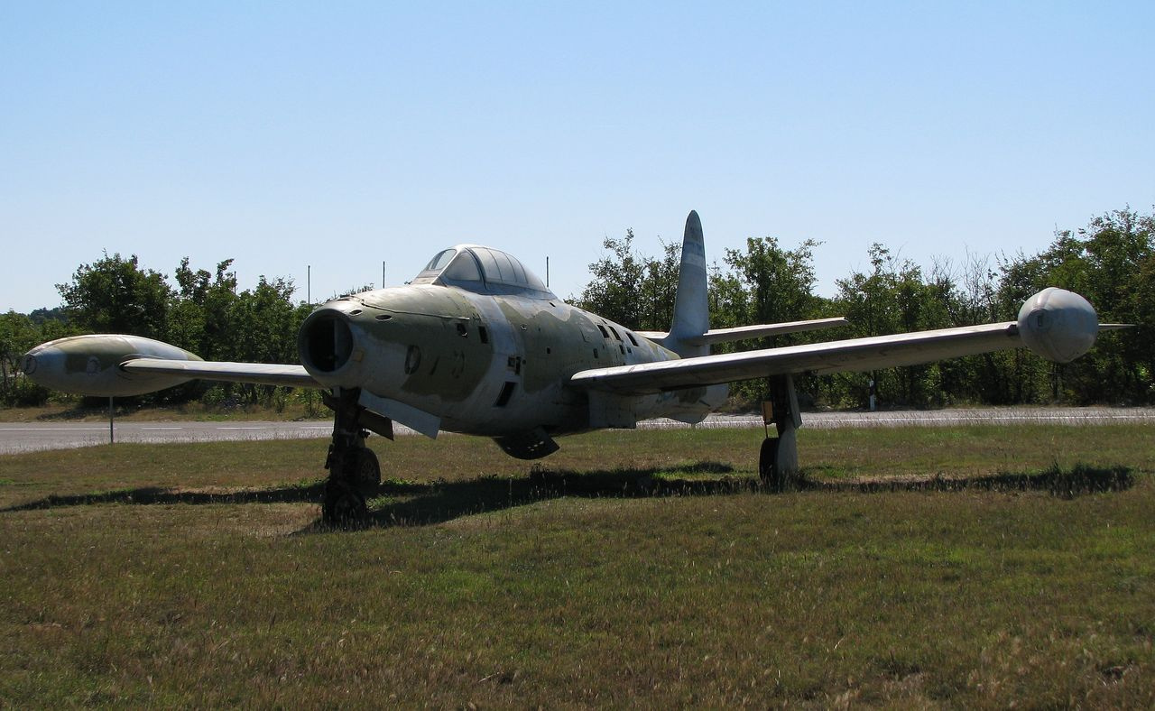 010 F-84G Thunderjet