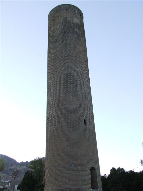 Irán 3902 Tégla minaret Kermanshah