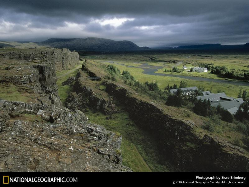 iceland-town-652705-sw (Medium)