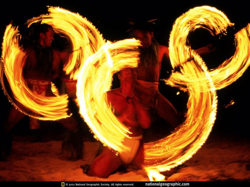 tahiti-fire-dancers-513916-sw (Medium)