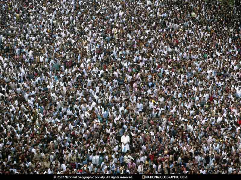 trichur-pooram-crowd-508657-sw (Medium)