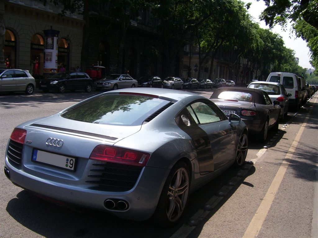 Audi R8