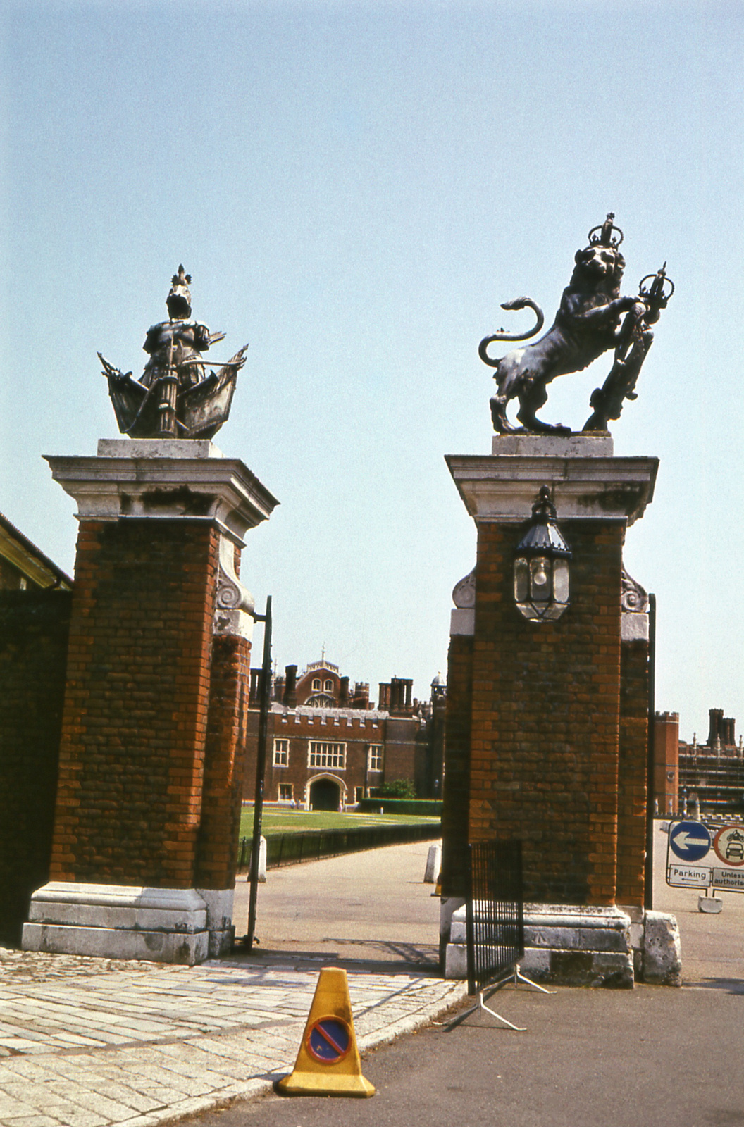 360 Hampton Court