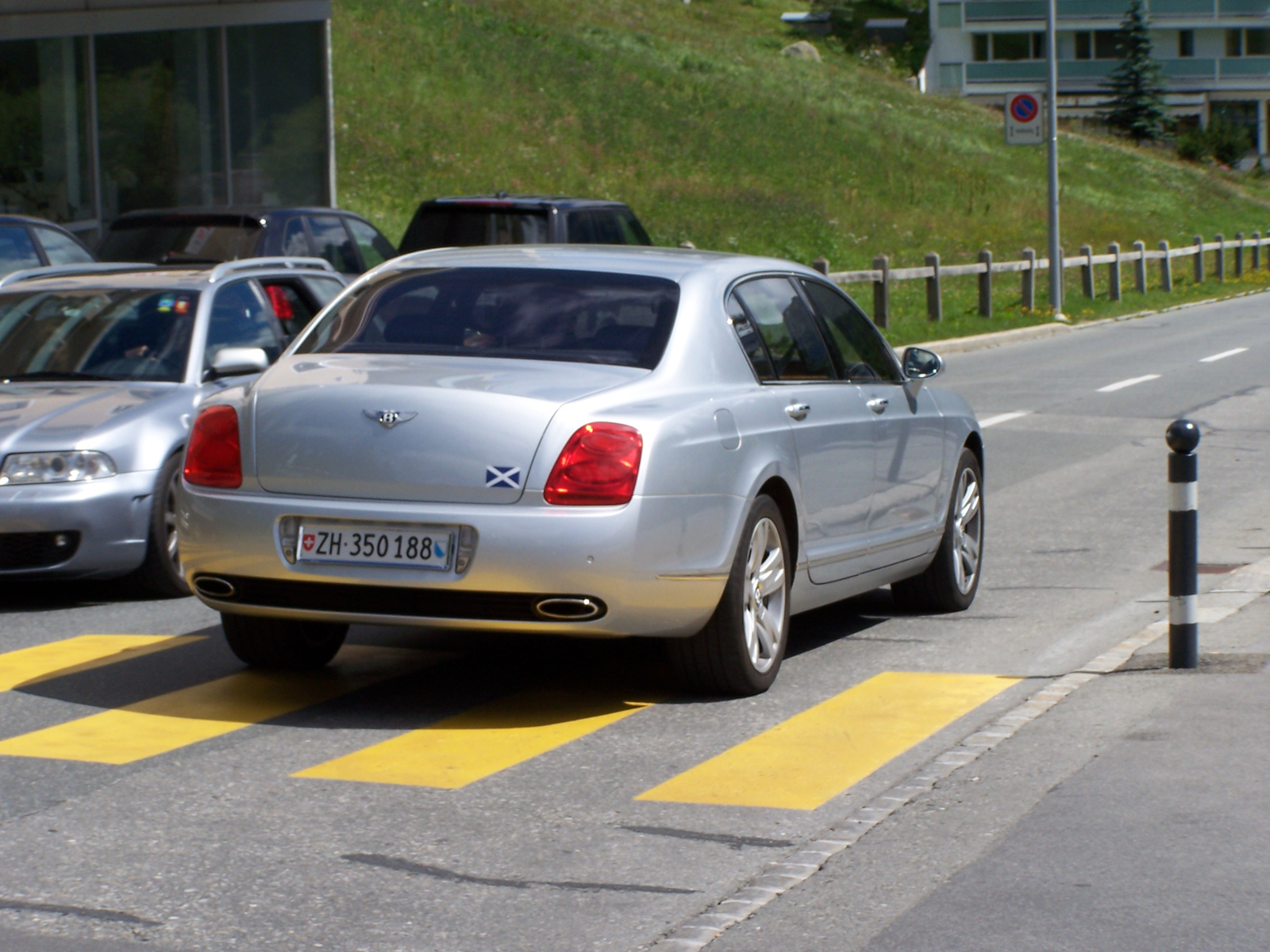 Bentley Continental FlyingSpur1