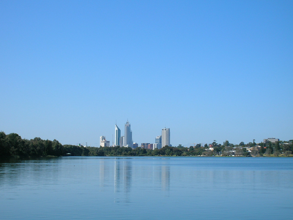 Perth city Lake Monger felől