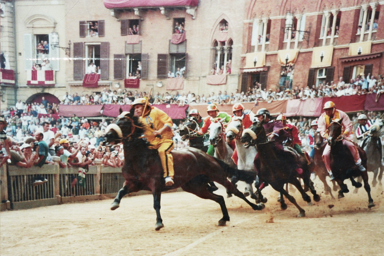 Sienai lóverseny /Palio/