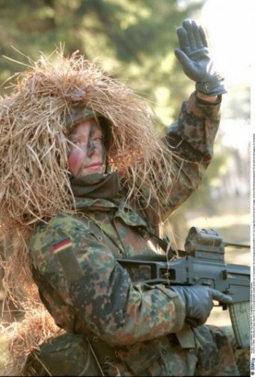 military woman germany army 000015.jpg 530