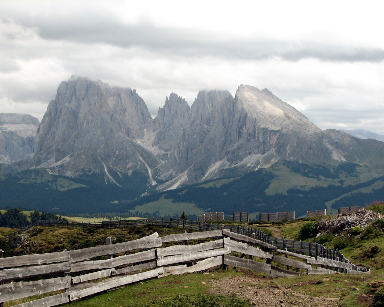 00908 dolomiteshike 1280x1024