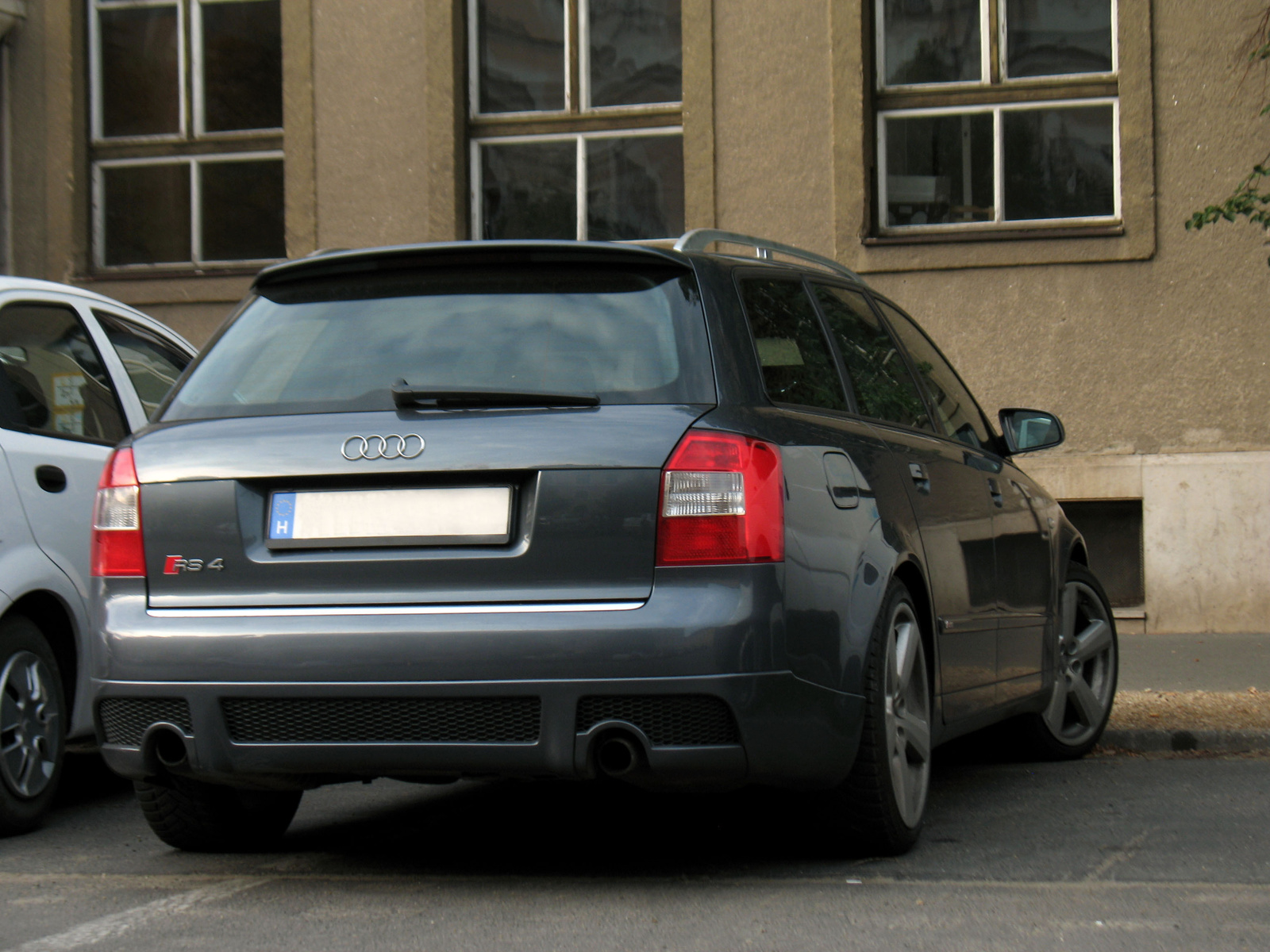 Audi "RS4" Avant