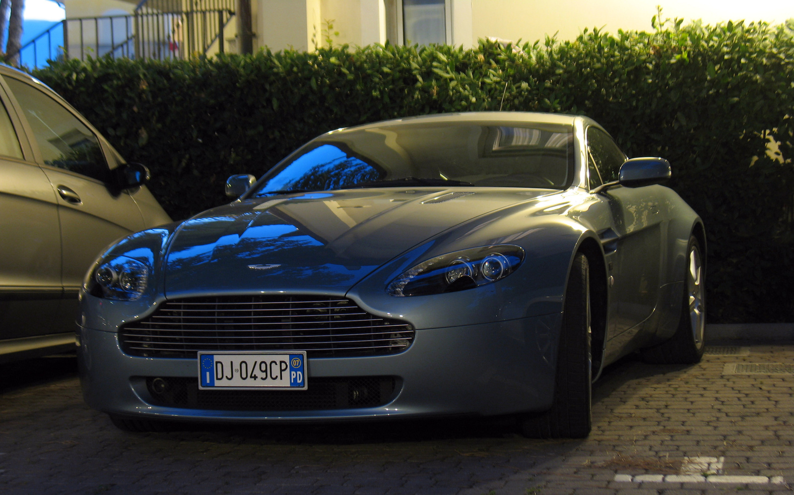 Aston Martin V8 Vantage