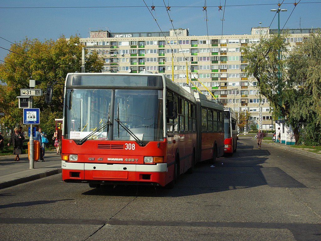 Ikarus 435T az Örs vezér téren 9 2008.10.12