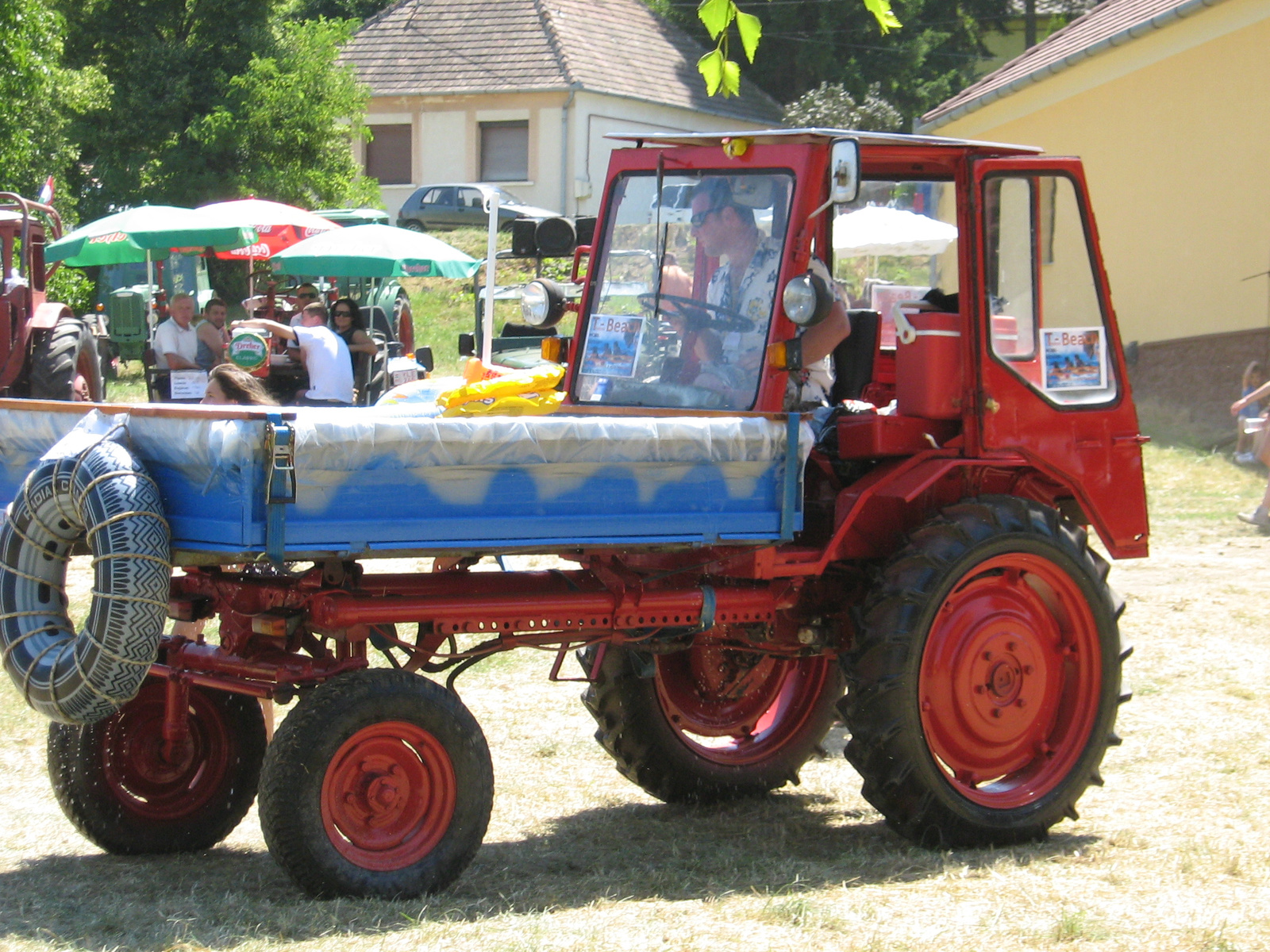 traktor-medence 7