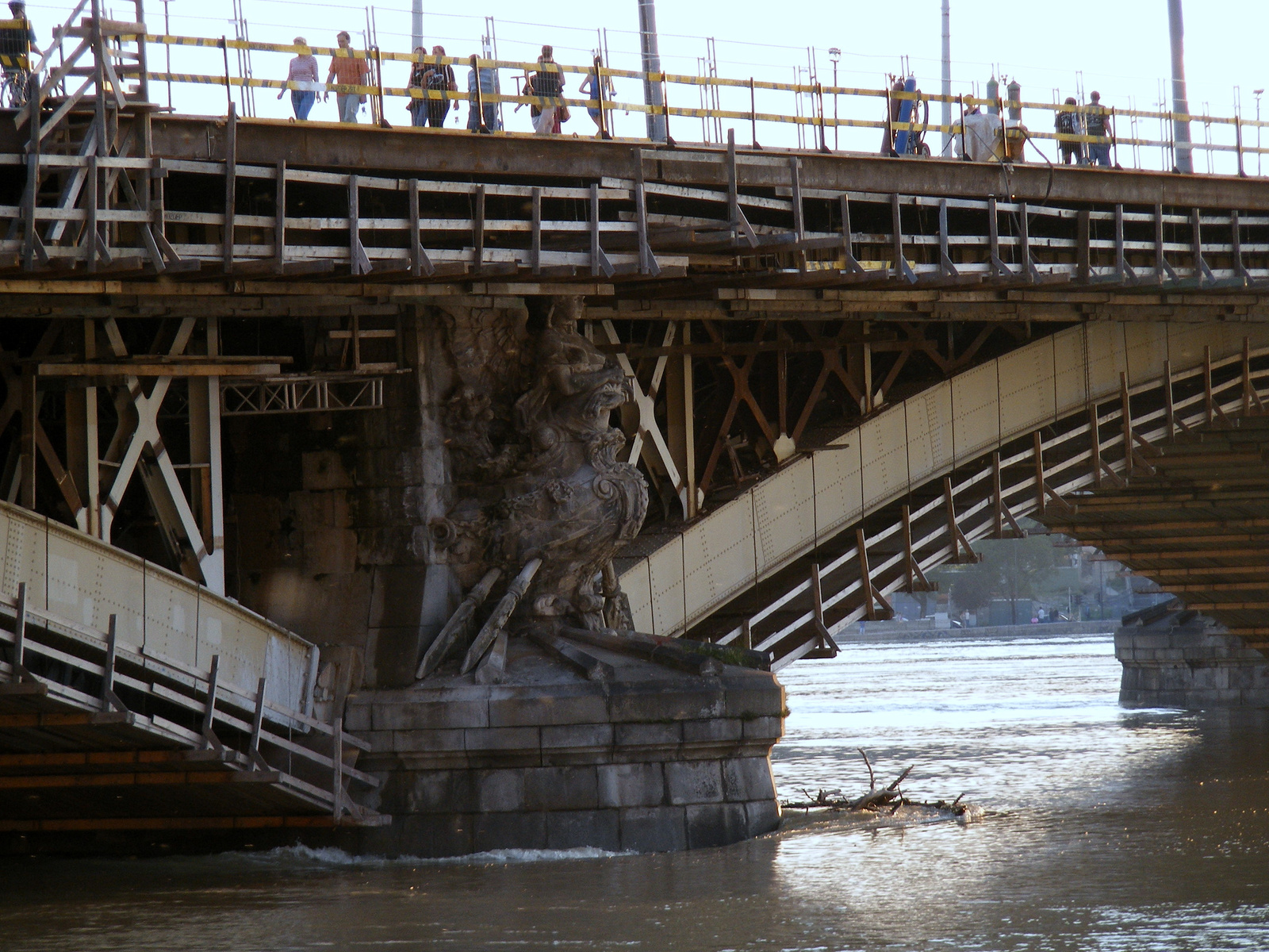 Árvízi híd részlet