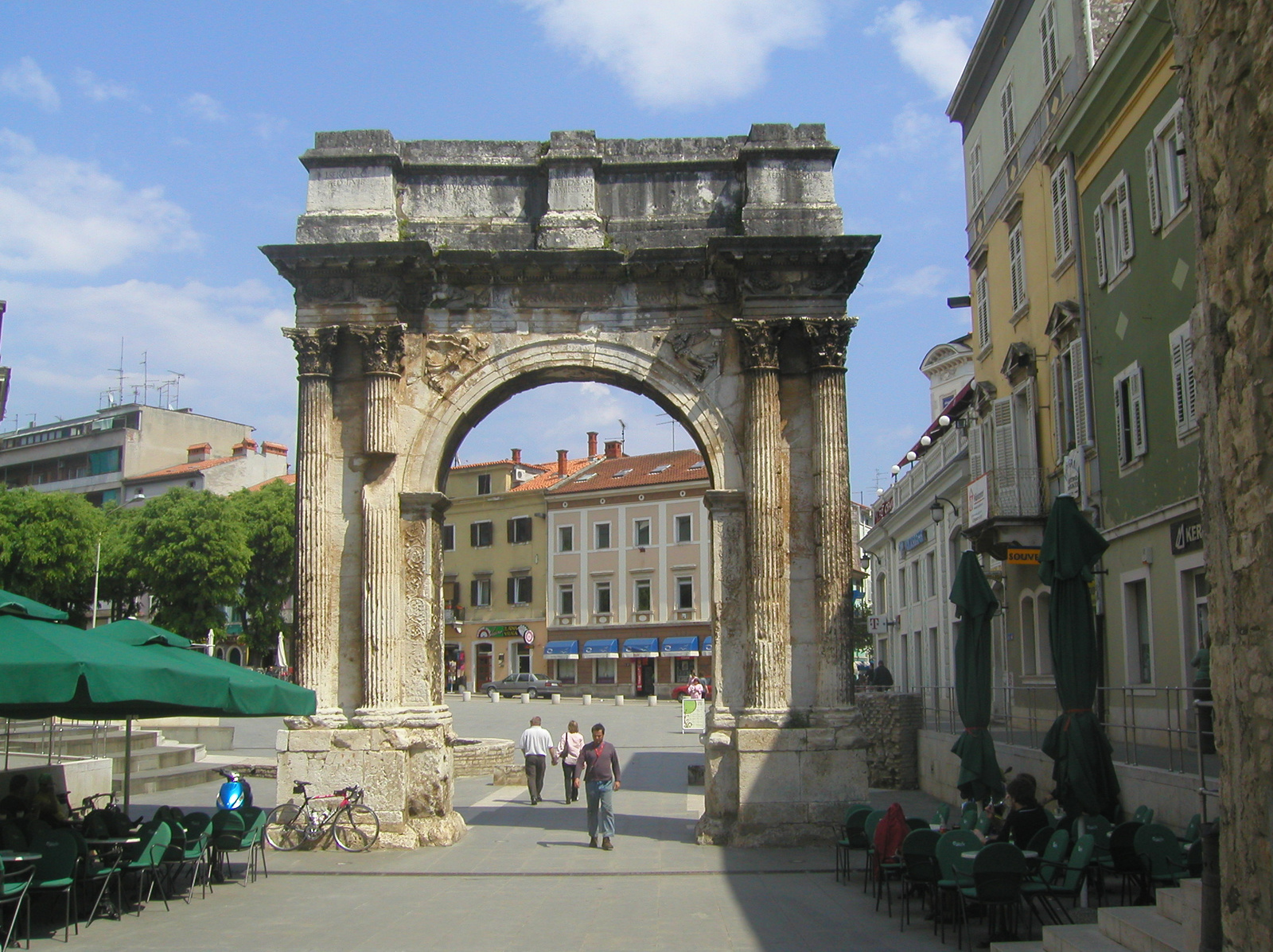 10 Istria2006May Pula 17