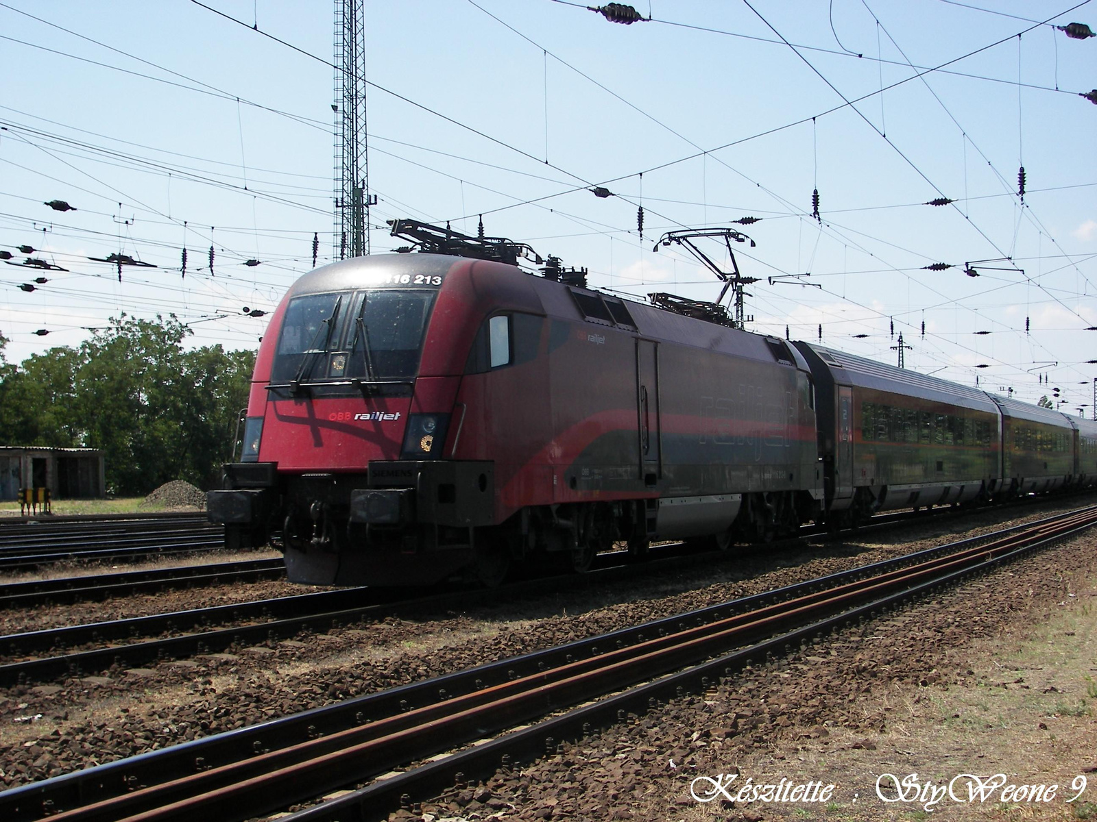RJ 213 1116 213 . 2011.07.17 49 RAILJET rj (Innsbruck Hbf. (Buda