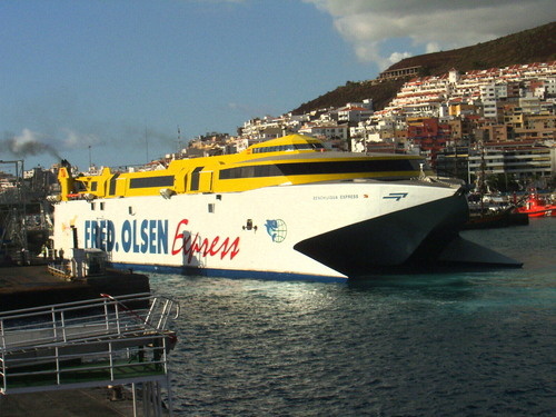 cristianos-catamaran-ferry