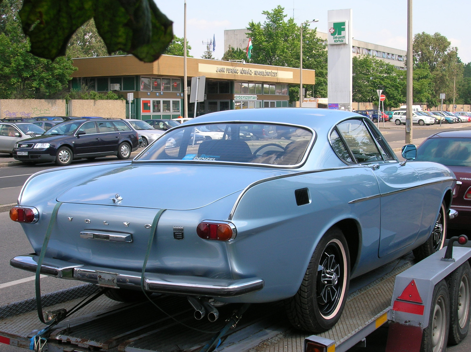 volvo p1800