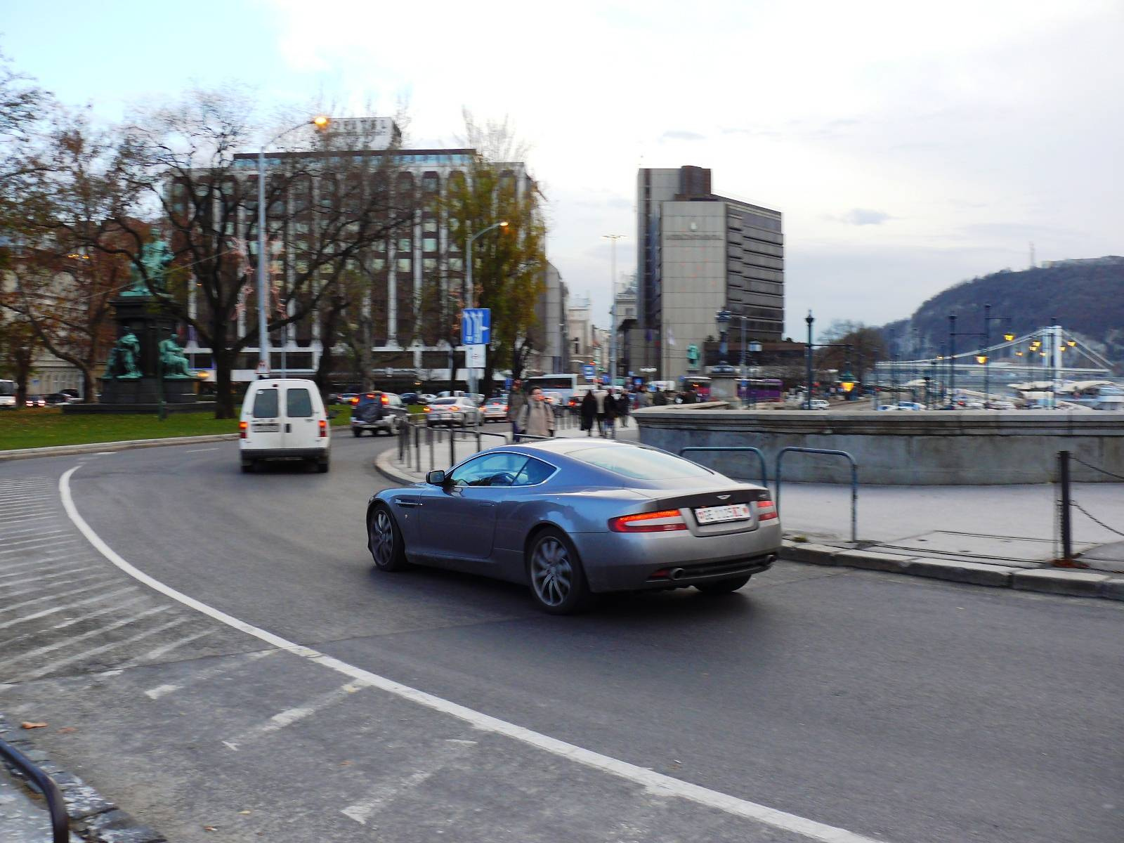 Aston Martin DB9