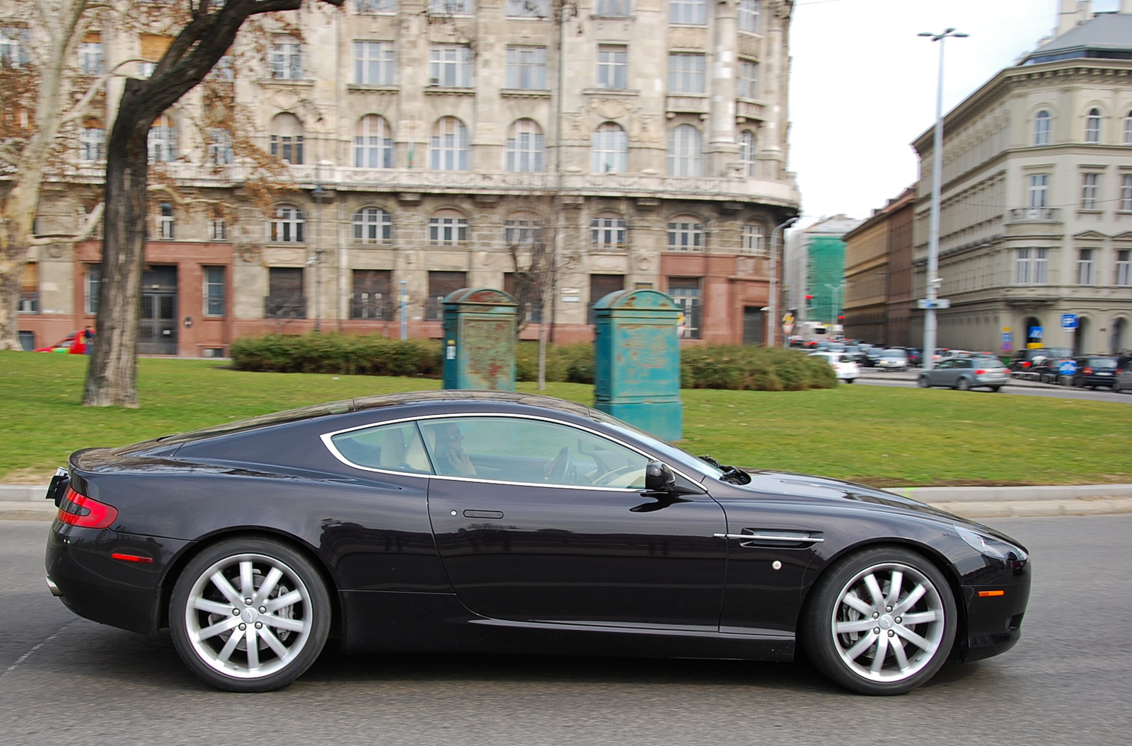 Aston Martin DB9