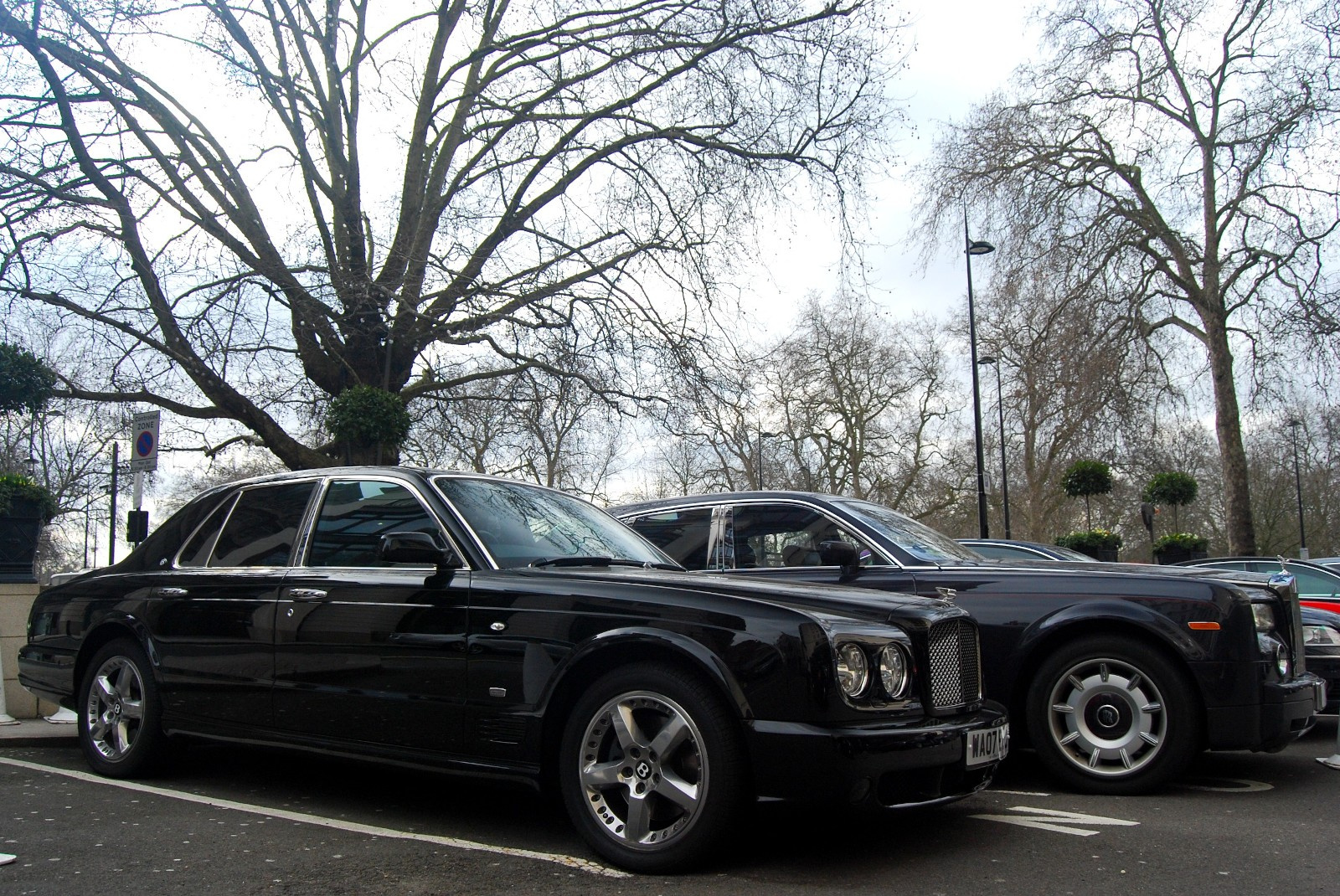 Bentley Arnage - Rolls Royce Phantom