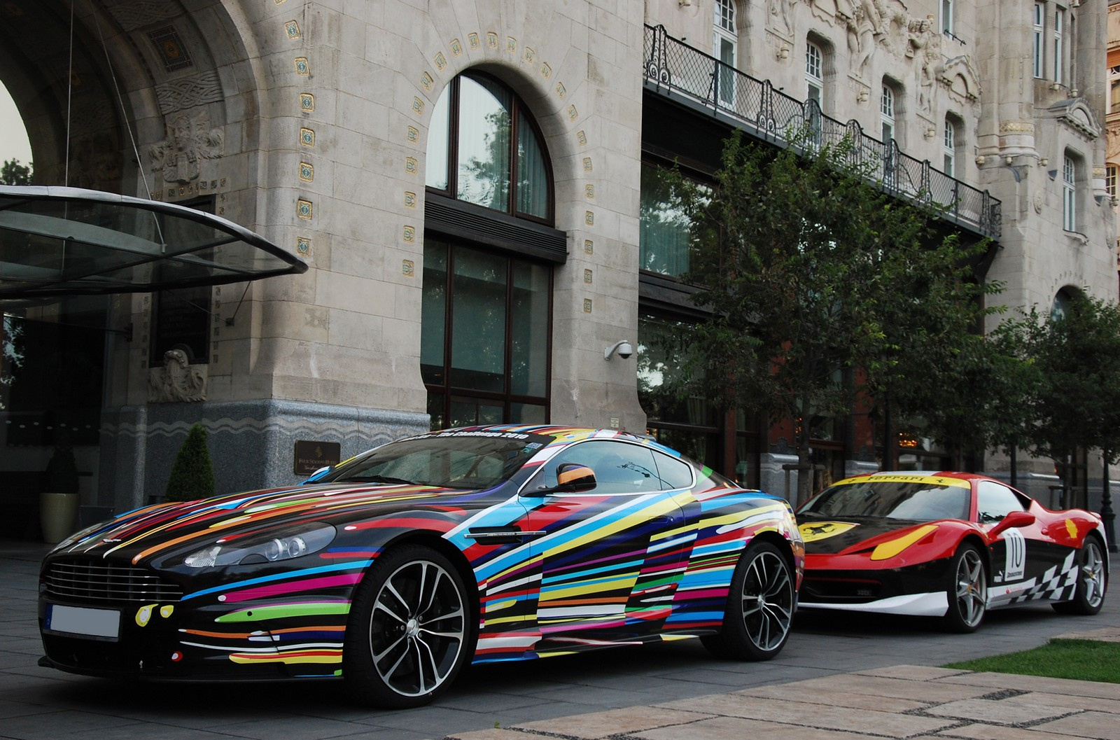 Aston Martin DBS - Ferrari 458 Italia