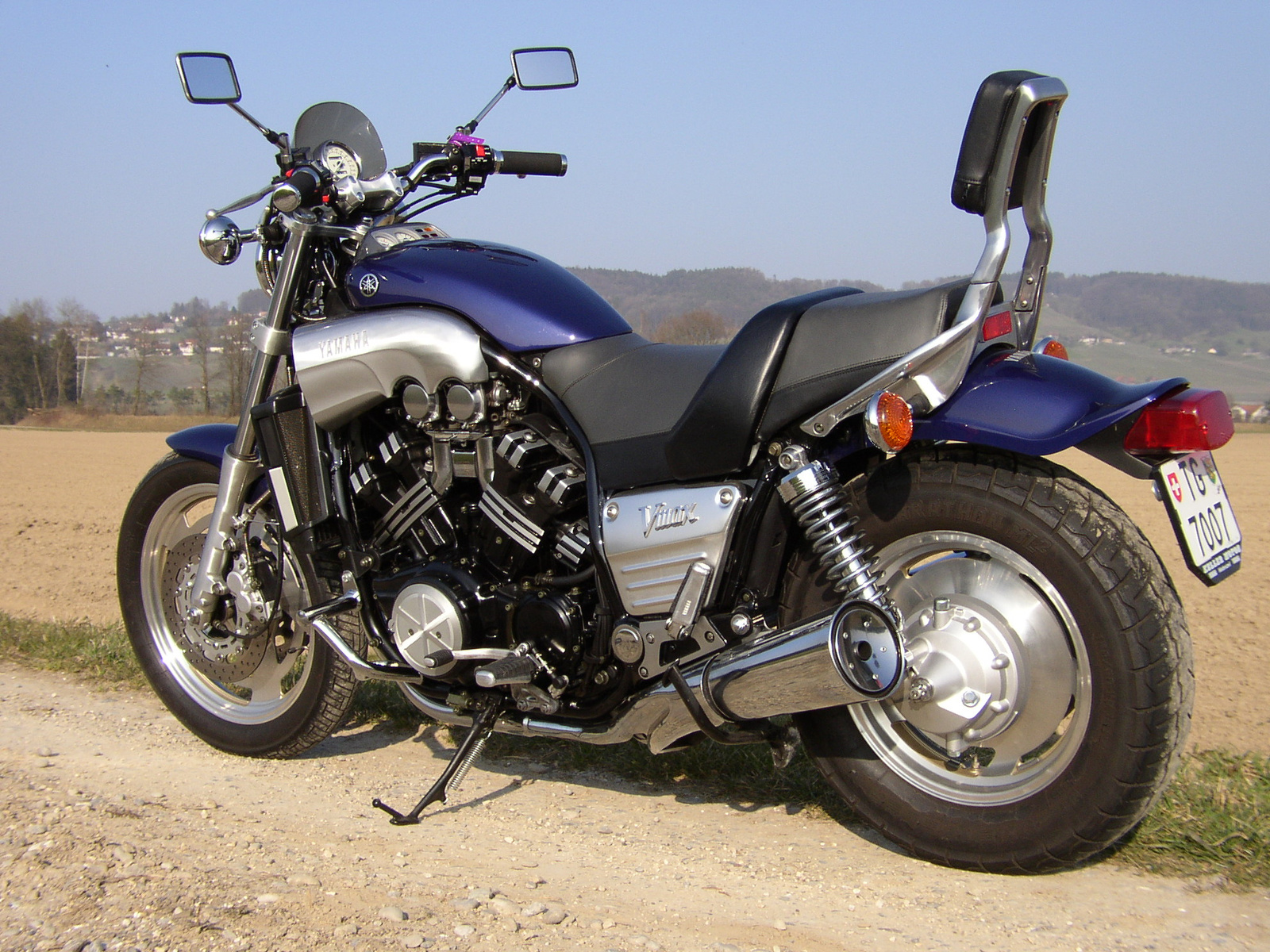 YAMAHA Vmax