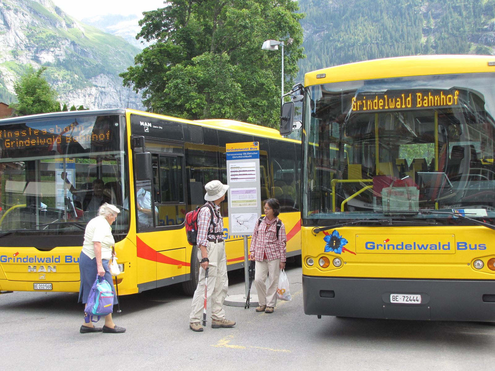 Svájc, Jungfrau Region, postabuszok Grindelwald-ban, SzG3