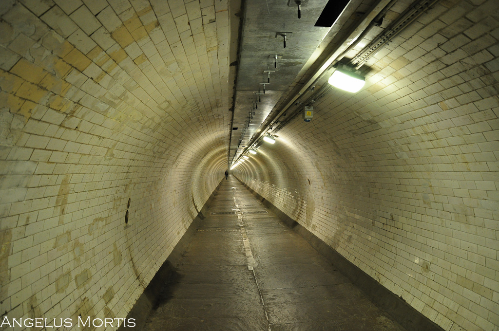 Tunnel under the Thames