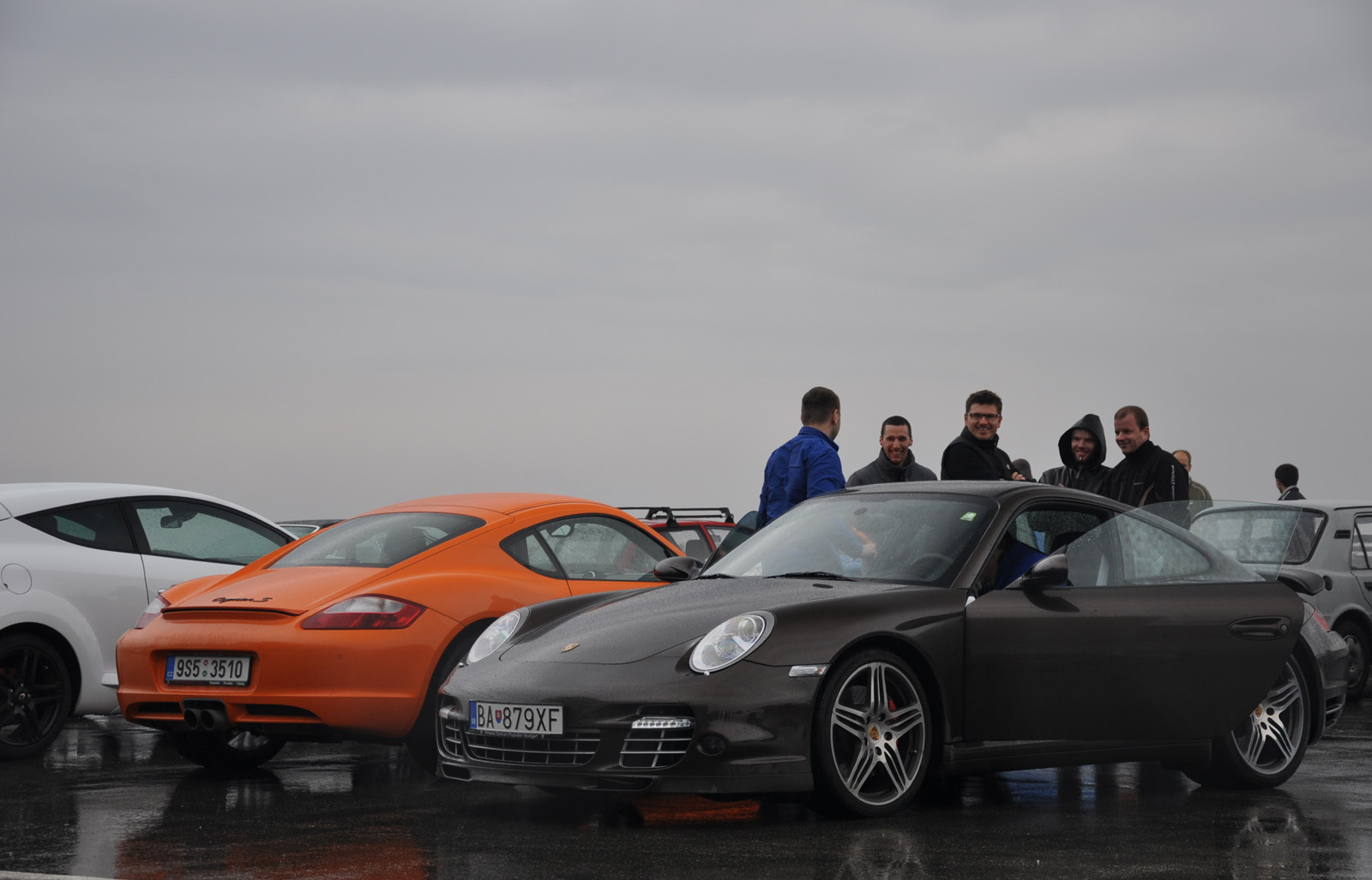 Porsche 911 Turbo - Porsche Cayman S