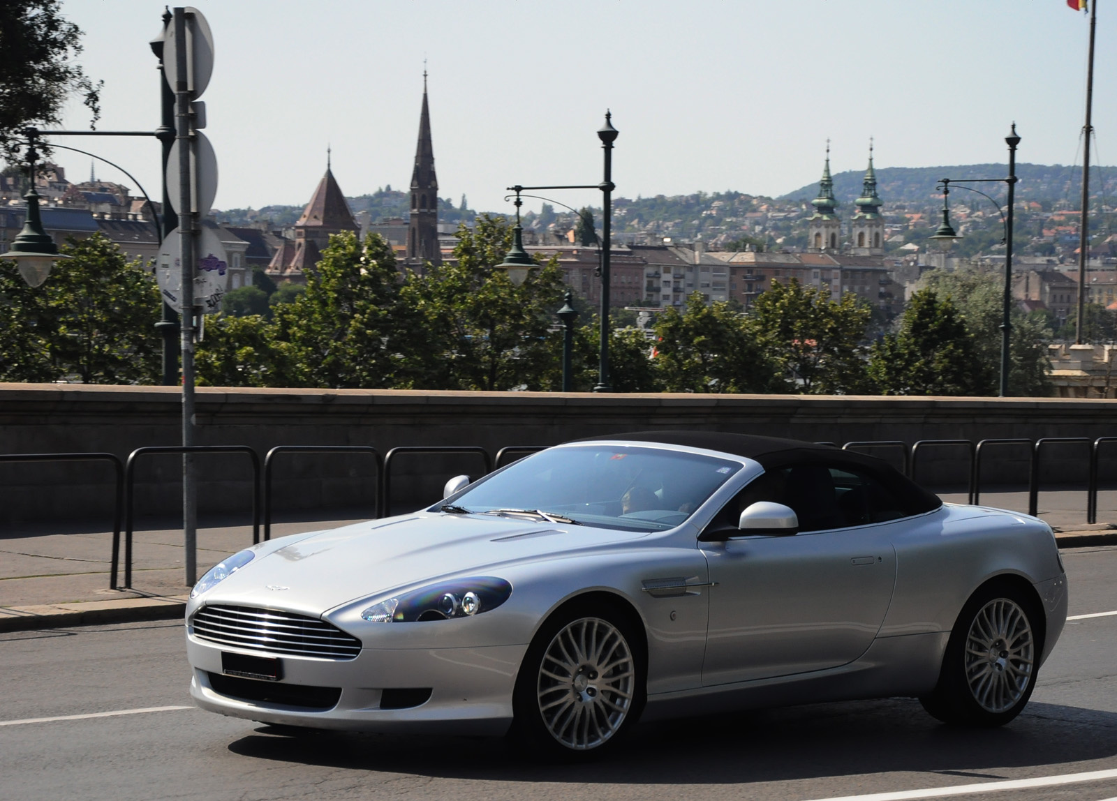 Aston Martin DB9 Volante