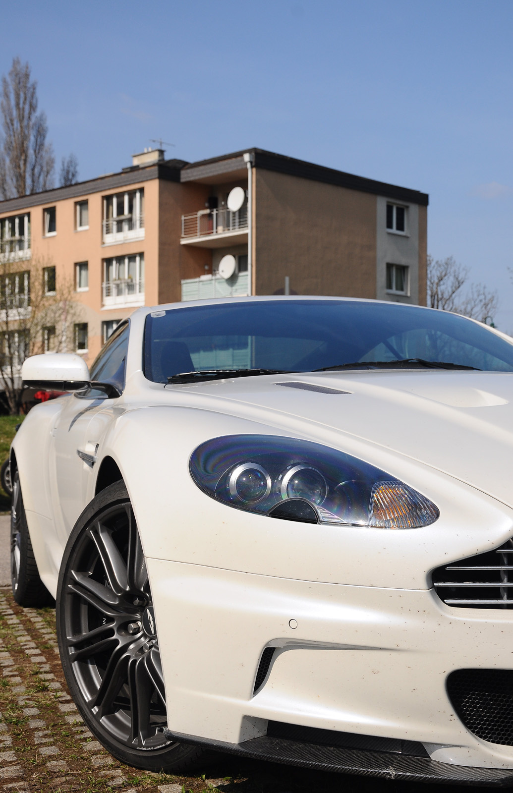 Aston Martin DBS