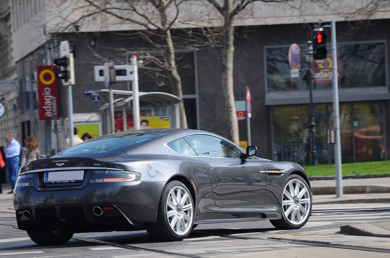 Aston Martin DBS