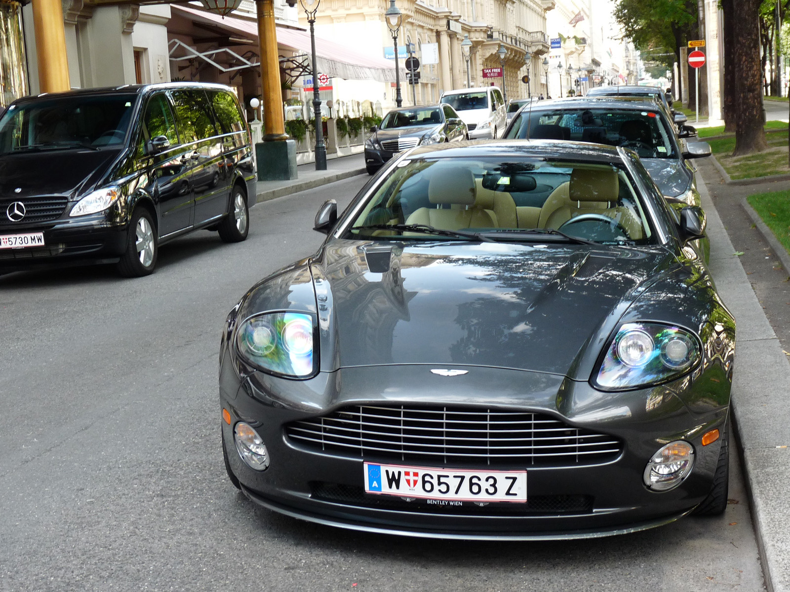 Aston Martin Vanquish S