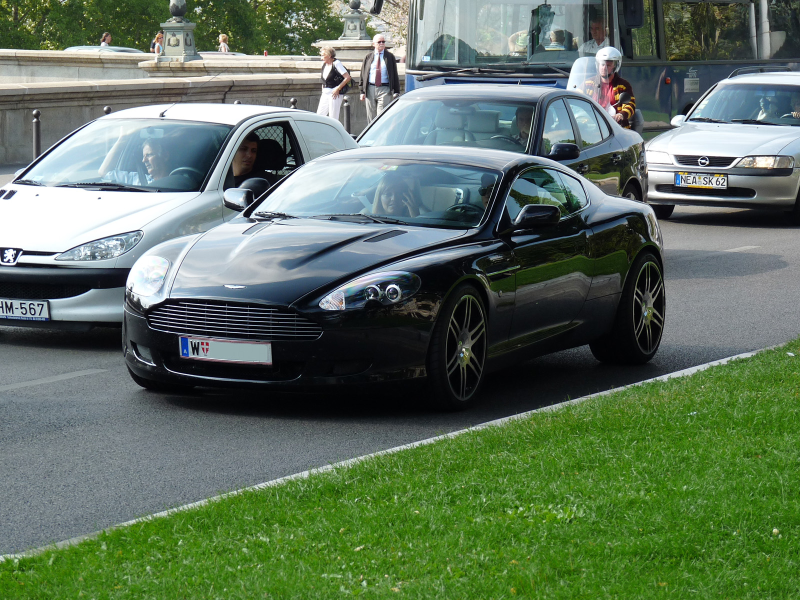 Aston Martin DB9