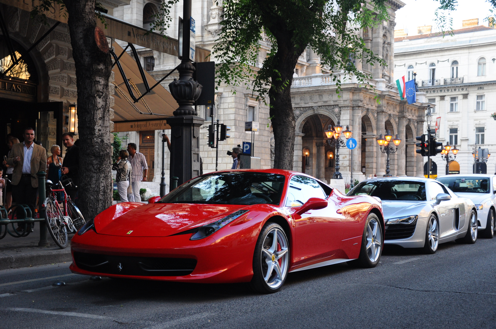 Ferrari 458 Italia - Audi R8